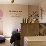 Centre Au Chardon Bed & Breakfast 4*