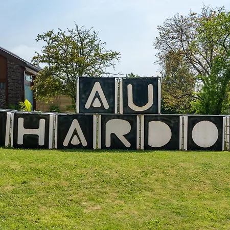 Centre Au Chardon Bed & Breakfast Fallais