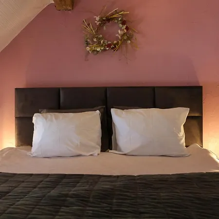 Centre Au Chardon Bed & Breakfast 4*
