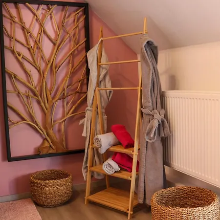 Centre Au Chardon Bed & Breakfast Fallais