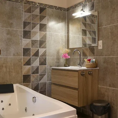 B&B Centre Au Chardon Fallais